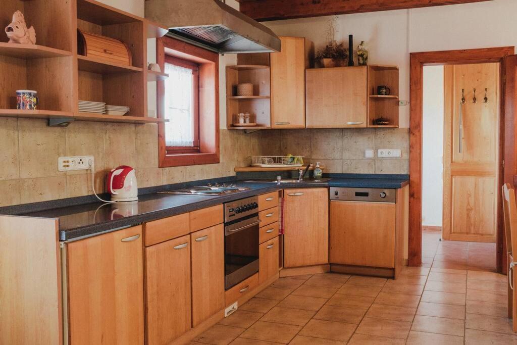 Villa Krasny Srub Na Jihu Brna Zelesice Exterior foto